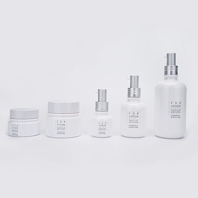 Kalite  Multifunctional Cosmetic Plastic Bottles With Pump Matte / Shiny Finish Fabrika